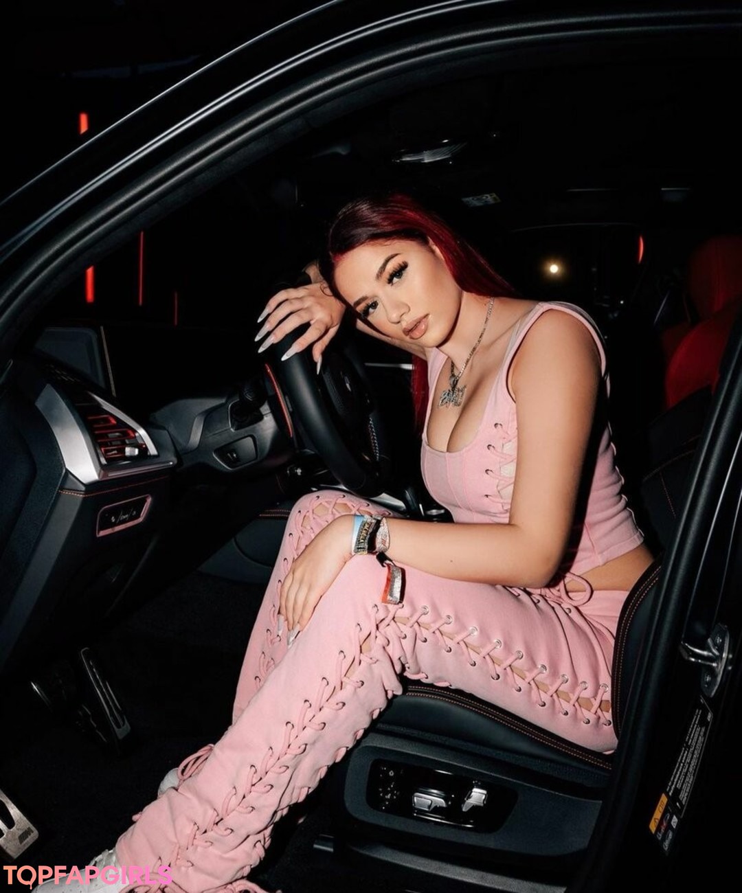 badmomzjay erotic pornstar img