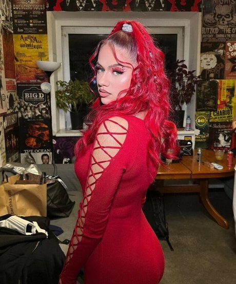 badmomzjay model exclusive images