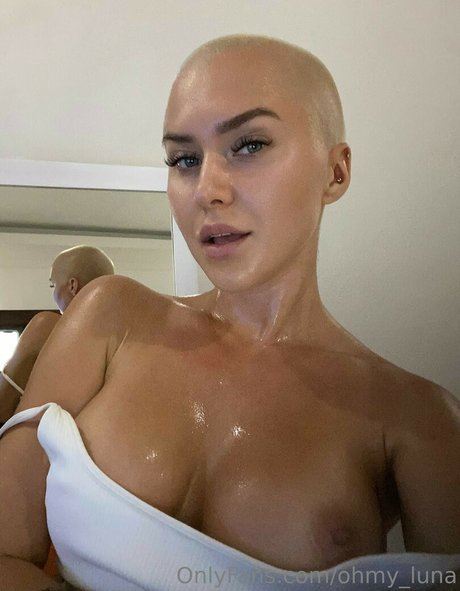 ohmy luna pretty pornstar gallery