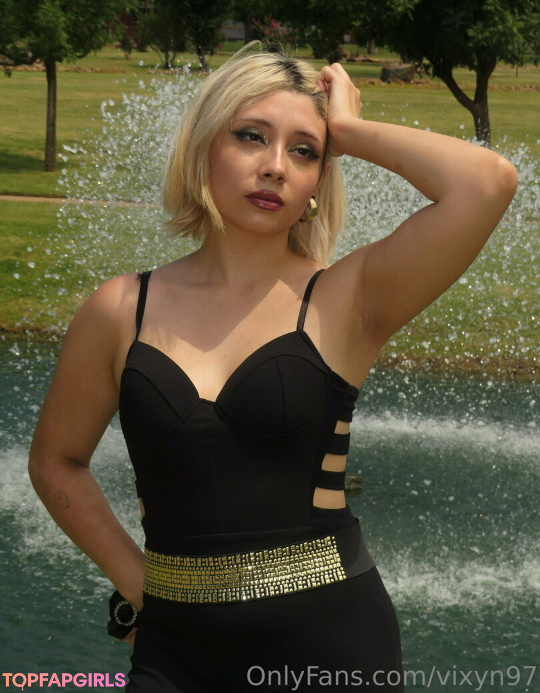 vixyn97 model erotic gallery