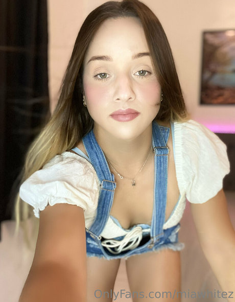 miawhitez top profile image