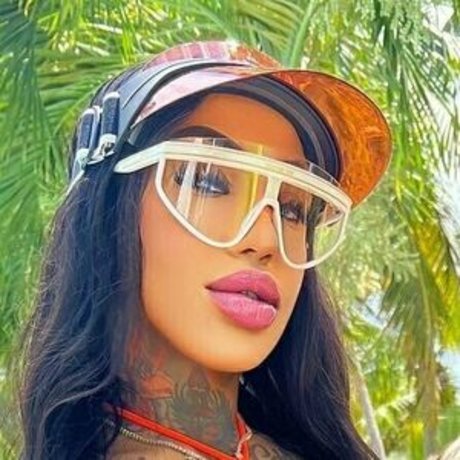 zen mami pornographic star picture