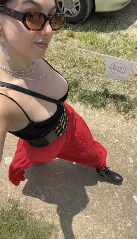 Kira Kosarin porn model pics