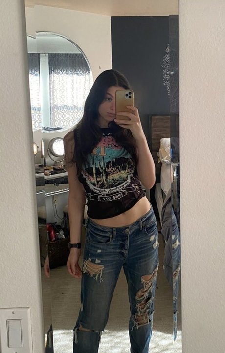 Kira Kosarin pornstar beautiful pics