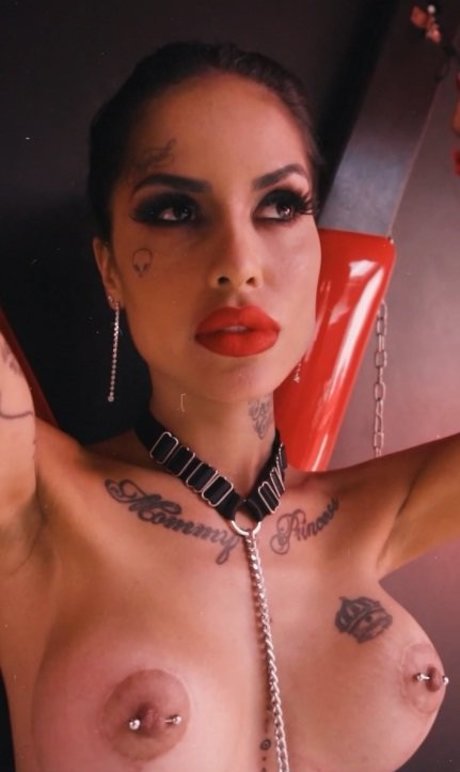 naked girls onlyfans top image