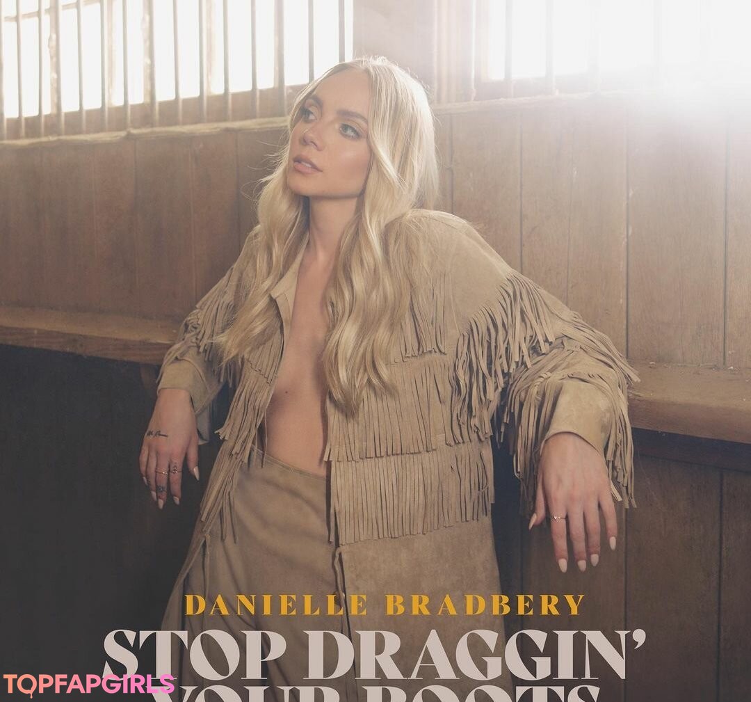 Danielle Bradbery xxx model archive