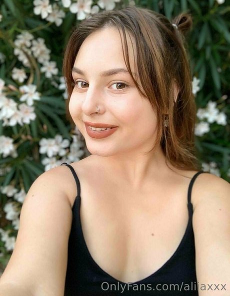 aliiaxxx pretty model picture