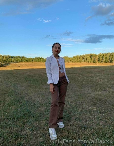 aliiaxxx star art galleries