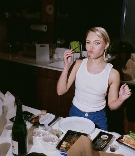 AnnaSophia Robb sexy actress photos