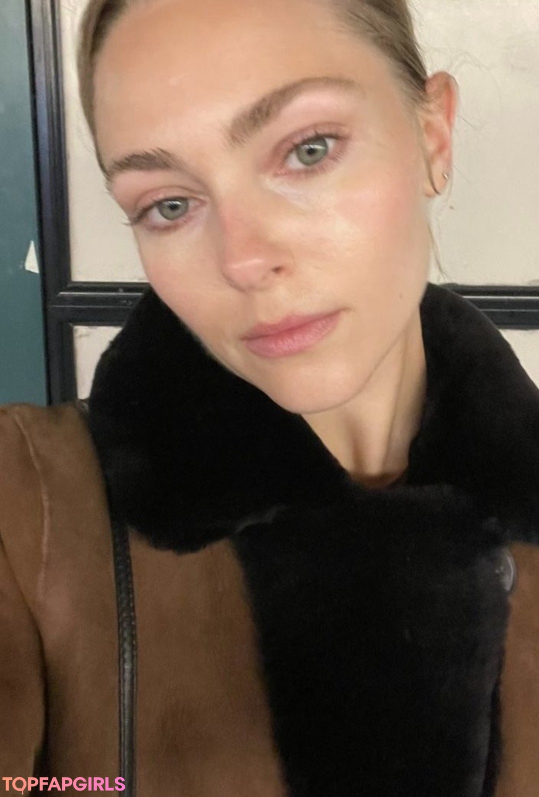 AnnaSophia Robb art star images