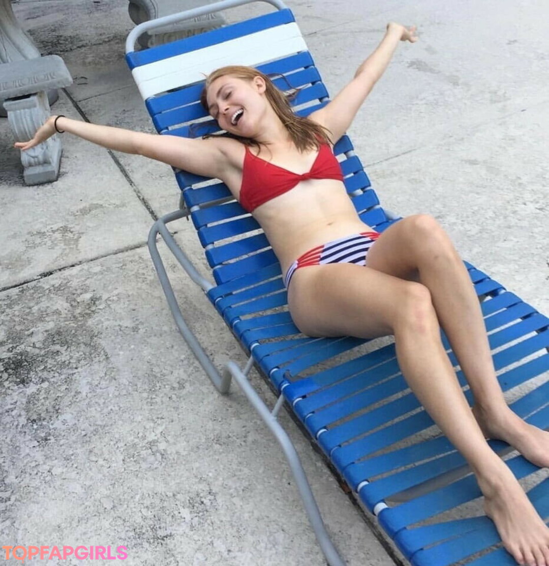 AnnaSophia Robb art actress photos