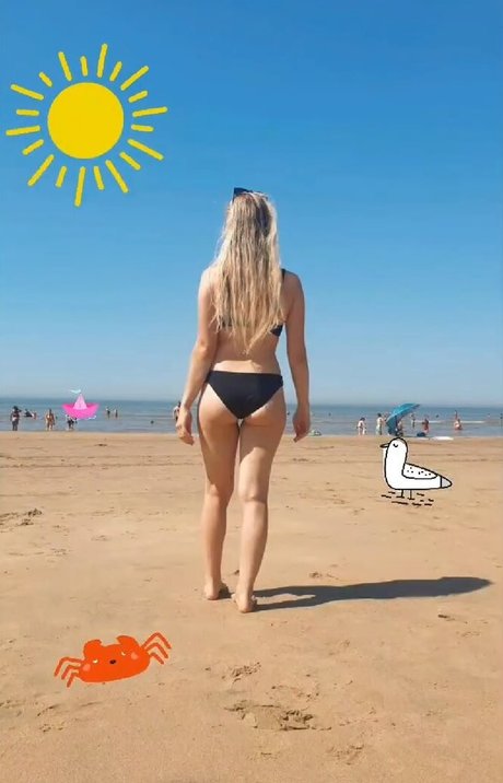 Milschbaum model sexy pic