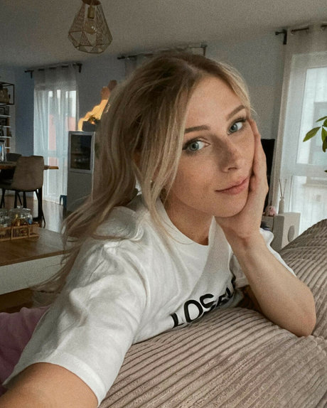 Milschbaum pornstar hot pics