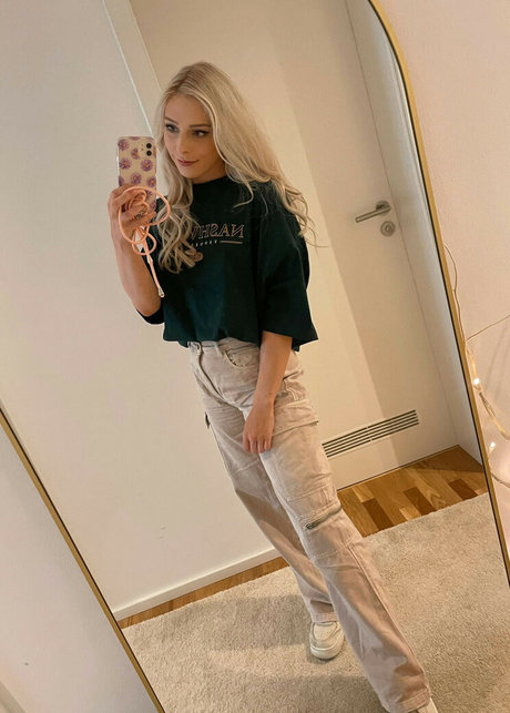 mature blonde onlyfans art xxx galleries