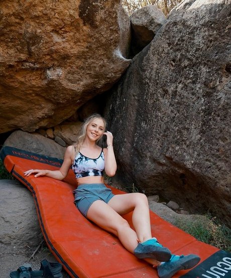 Milschbaum adult model images