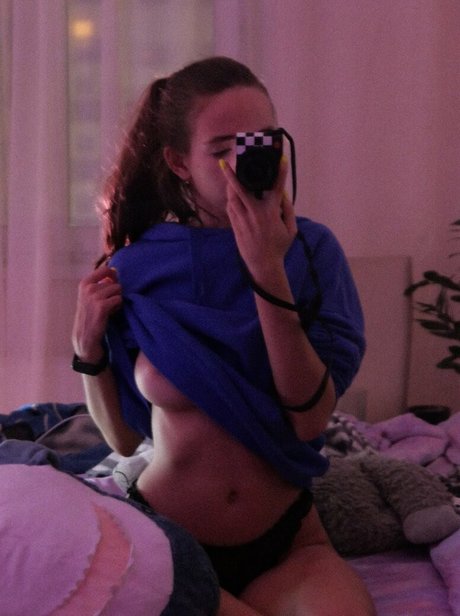 game of self hot star pic