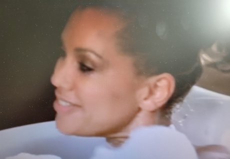 Vanessa L Williams model perfect pics