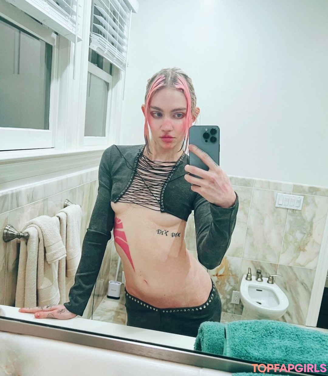 Grimes star pretty images