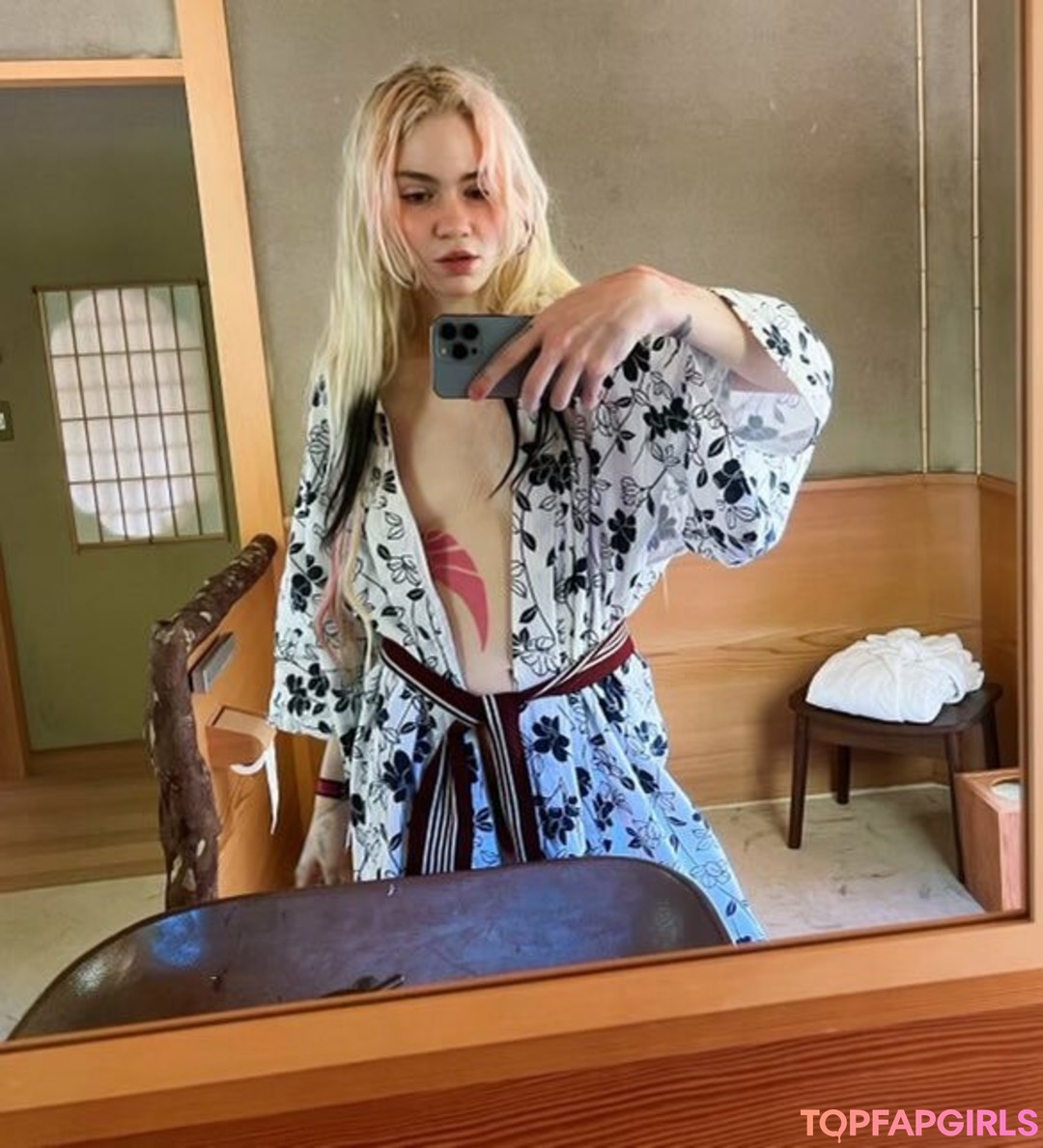 Grimes star sex galleries