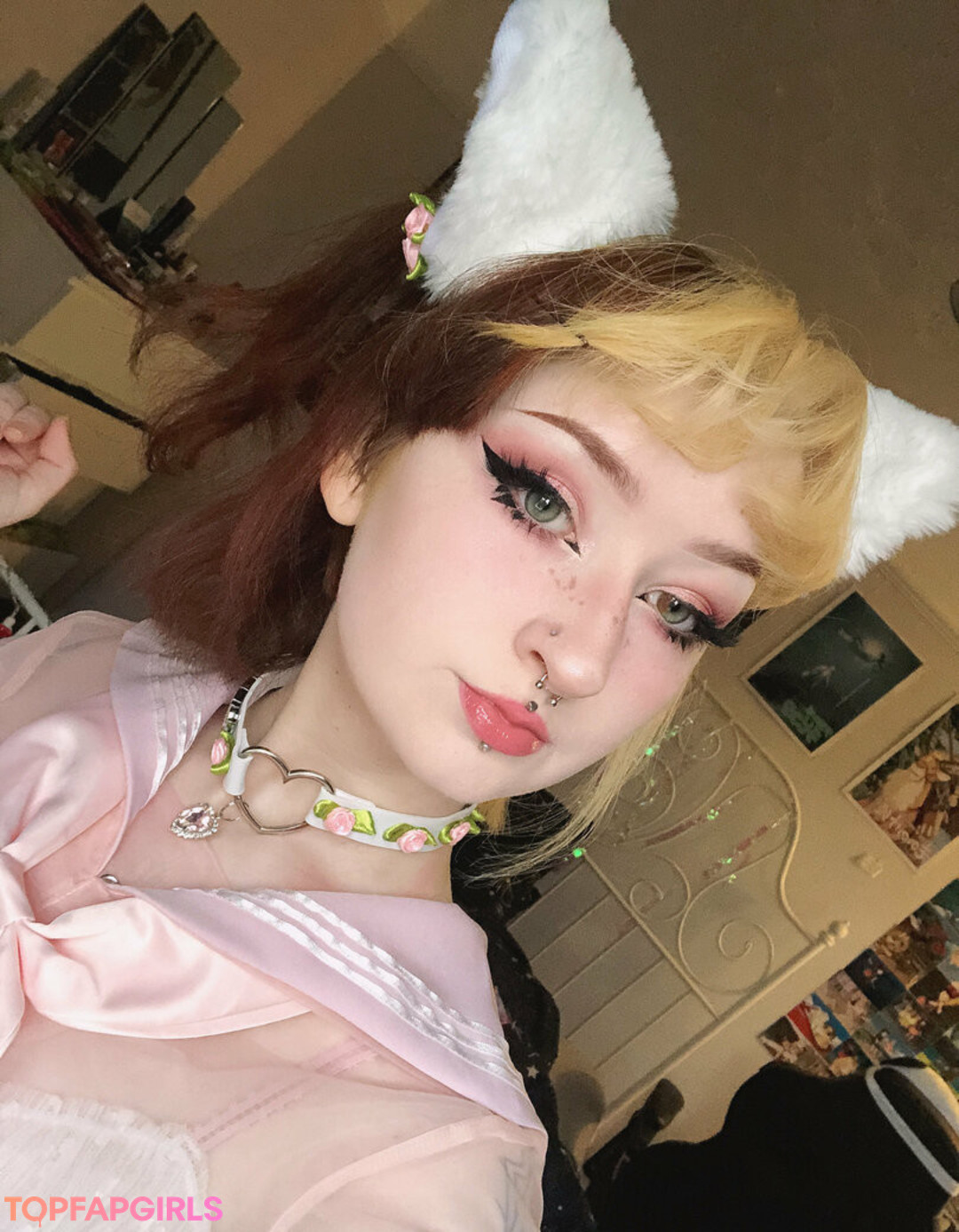 gloves onlyfans pornos image