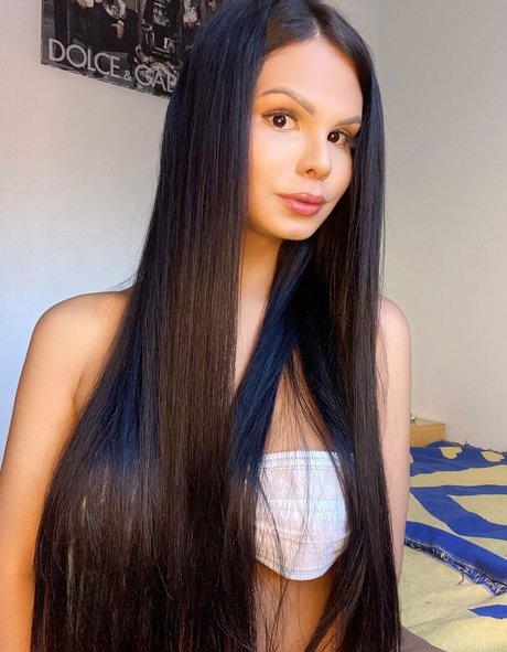 bellapussy25 model adult picture