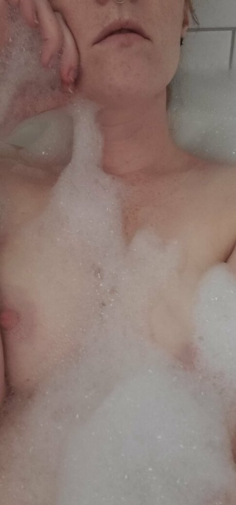 xsarabellumx model naked pic