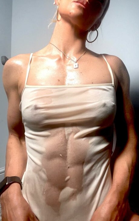 Kitty Lo pornstar xxx img