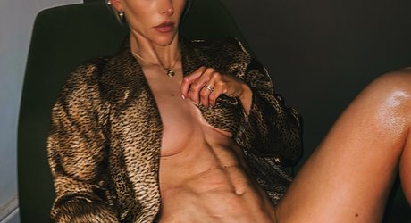 Kitty Lo model hd gallery