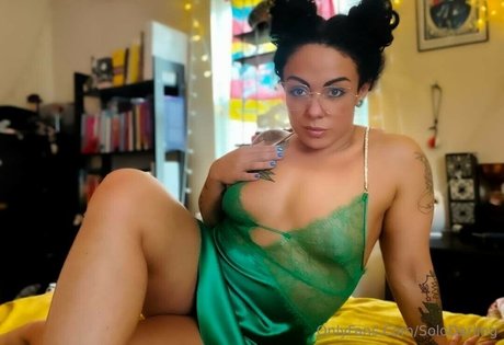 Solo Darling pornstar erotic img