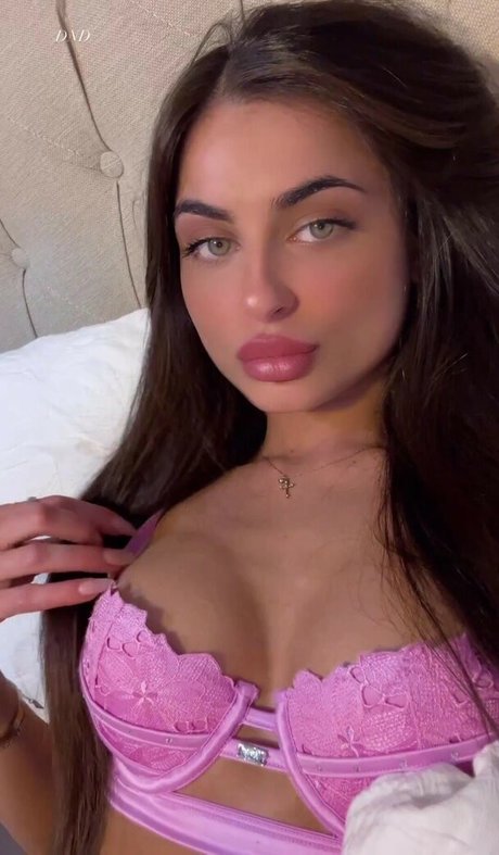 Rhiannon Kyra xxx model photos