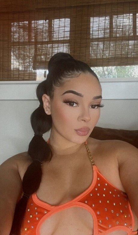 kendallknightt perfect actress image