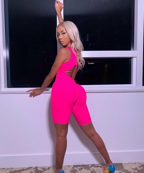 Brittany Renner model nudes photo