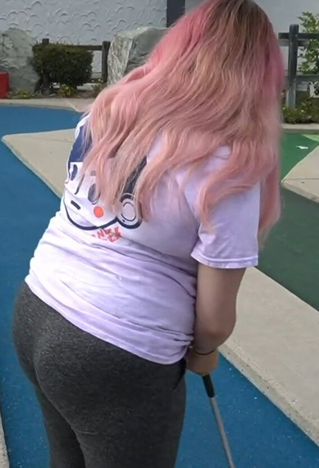 Alluux sexy actress image