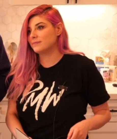 Alluux top profile image