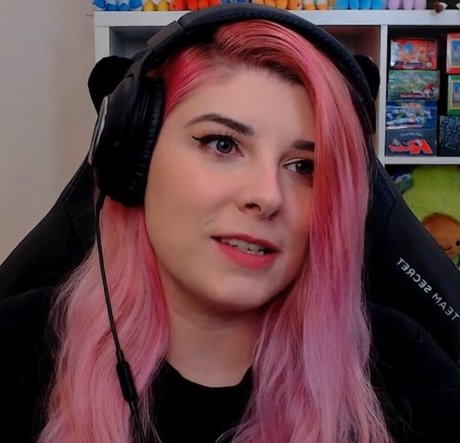 Alluux model sexy archive