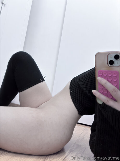 Avavme model nude img