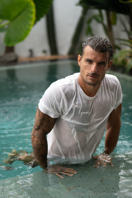 Antonycanvas pretty actress photo