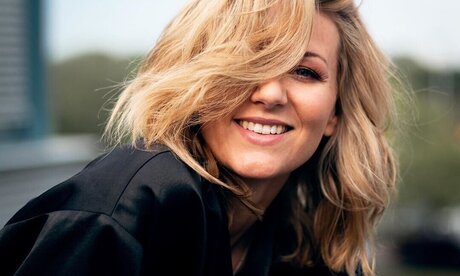 Ella Endlich naked actress img