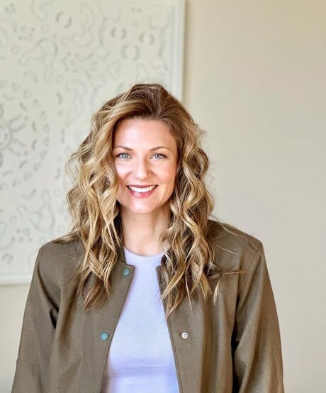 Ella Endlich profile image