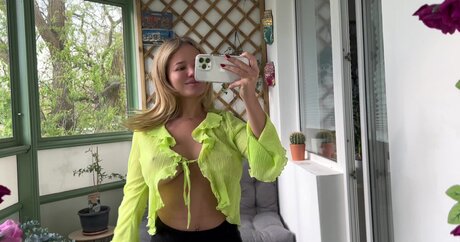 Greatmoongirl porn actress pictures