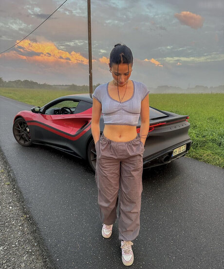 black female onlyfans pornographic picture