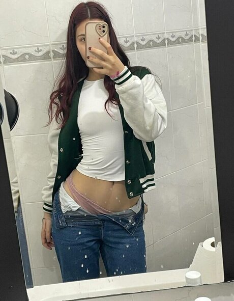 Ixchy nude model photo