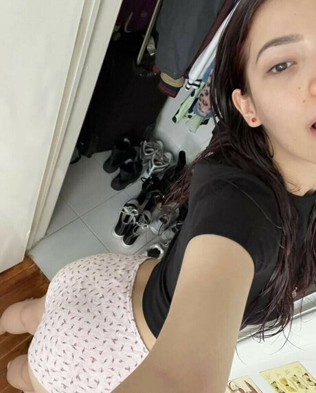 Ixchy nude model pictures