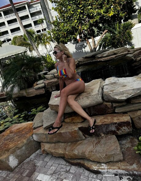 Jacey Birch star naked pics