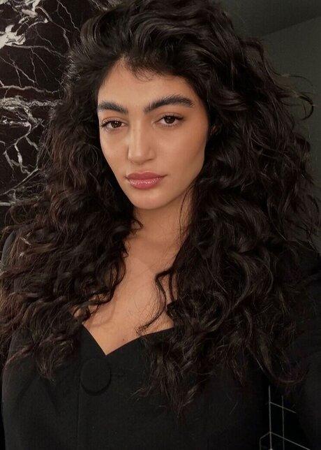 Soulin Omar nudes actress pics