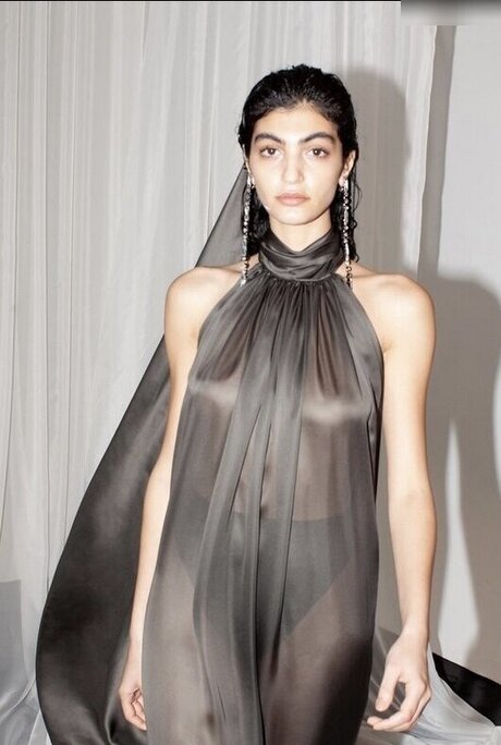 Soulin Omar model top img