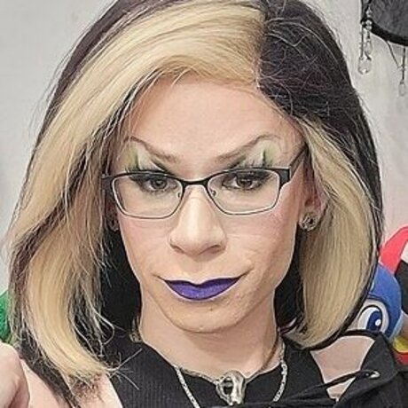 Akumalamprey naked model archive