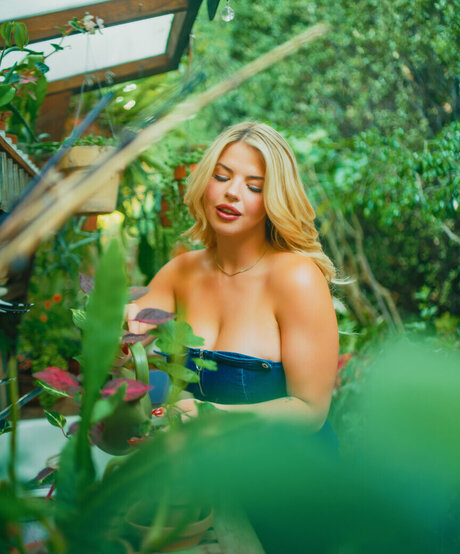 Natalie Amari sexy model archive