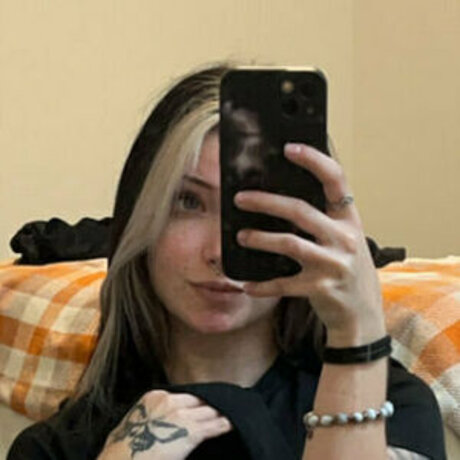 Madison Lippy pretty model pictures