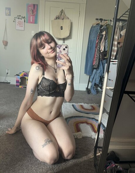 flowersinskylar nudes actress photos